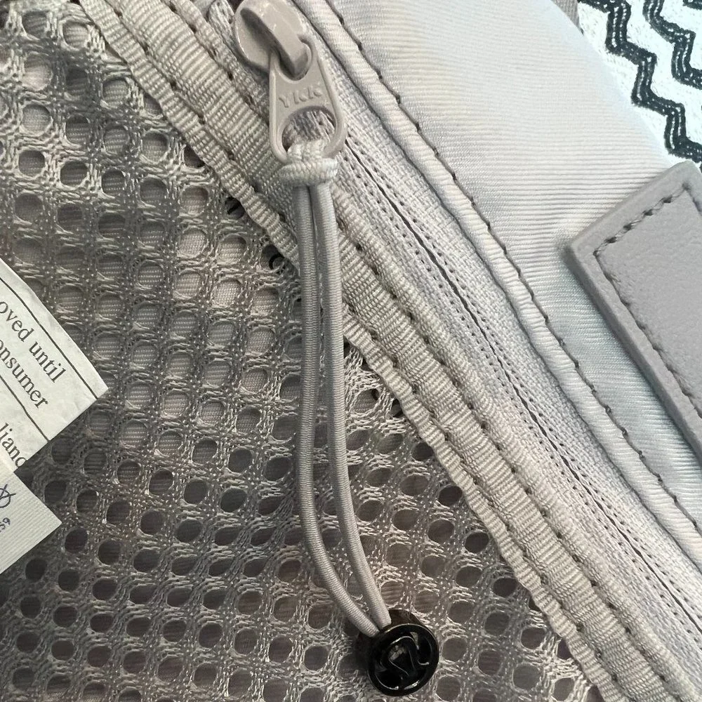 Dark Chrome lululemon Go Lightly Belt Bag - Picture 10 of 11